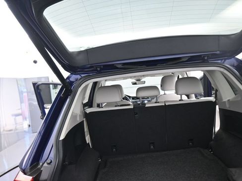 Used 2022 Volkswagen Tiguan SE AWD/4WD image 44