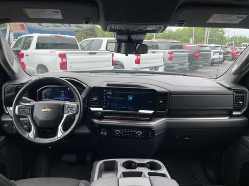Used 2023 Chevrolet Silverado 1500 LT AWD/4WD image 12