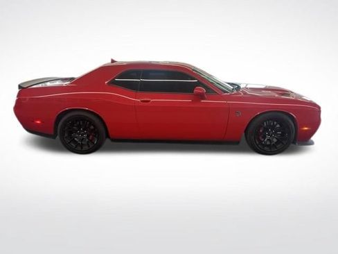 Used 2016 Dodge Challenger SRT Hellcat RWD image 12