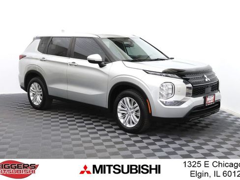 Used 2023 Mitsubishi Outlander ES AWD/4WD image 1
