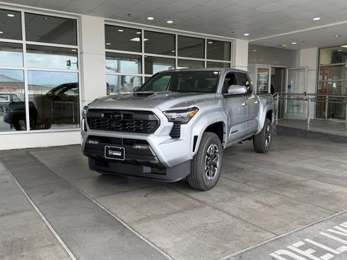 New 2026 Toyota Tacoma TRD Sport AWD/4WD image 2