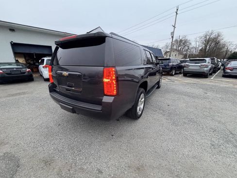 Used 2016 Chevrolet Suburban LT image 19