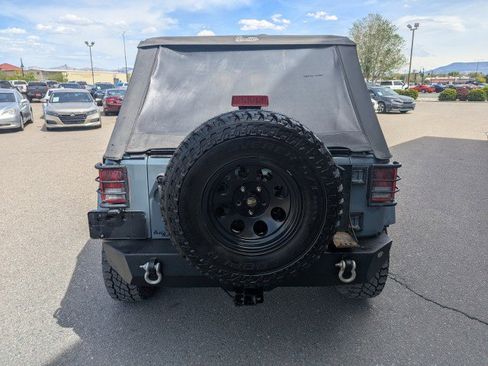 Used 2015 Jeep Wrangler Unlimited Sahara AWD/4WD image 5