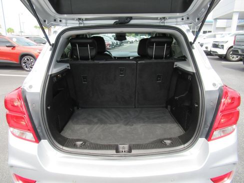 Certified 2018 Chevrolet Trax LT w/ Sun & Sound Package AWD/4WD image 33