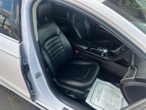 Used 2017 Ford Fusion SE w/ Equipment Group 202A AWD/4WD image 29