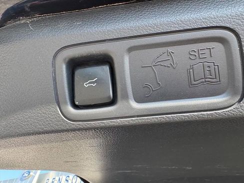 Used 2024 Ford Expedition Limited RWD image 11