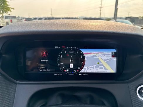 Used 2019 Land Rover Range Rover Velar R-Dynamic SE AWD/4WD image 15