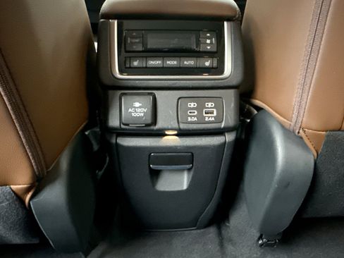 Used 2023 Subaru Ascent Touring image 19