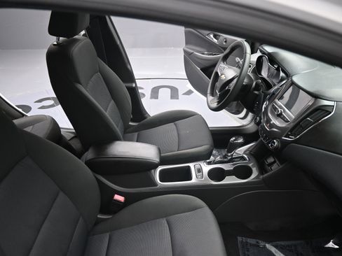 Used 2016 Chevrolet Cruze LT w/ Convenience Package image 22