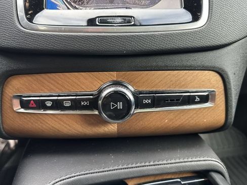 Used 2024 Volvo XC90 B5 Plus w/ Protection Package Premier AWD/4WD image 15