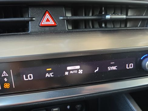 Certified 2023 Kia Sportage EX image 16