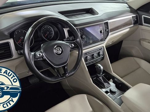 Used 2019 Volkswagen Atlas SE w/ Towing Package image 10