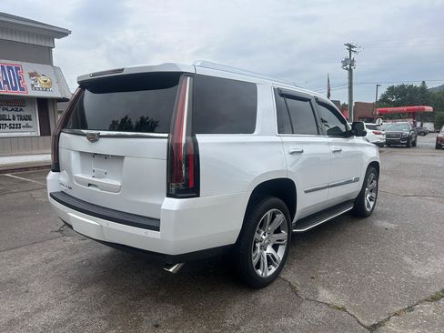 Used 2016 Cadillac Escalade Luxury AWD/4WD image 7
