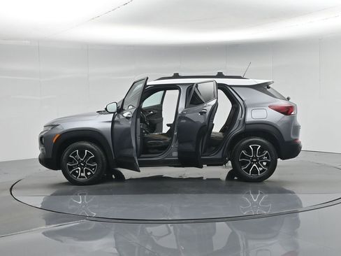 Used 2021 Chevrolet TrailBlazer ACTIV w/ Technology Package AWD/4WD image 5