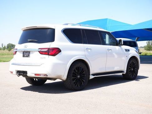 Used 2018 INFINITI QX80 4WD w/ Deluxe Technology Package image 3