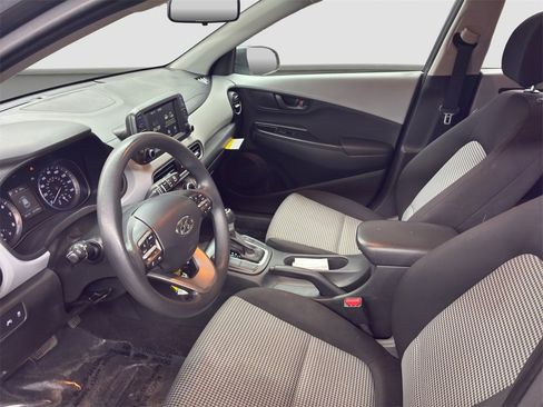 Used 2021 Hyundai Kona SE image 6