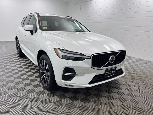 Used 2023 Volvo XC60 B5 Core AWD/4WD image 1