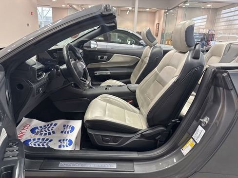 Used 2025 Ford Mustang Premium image 23