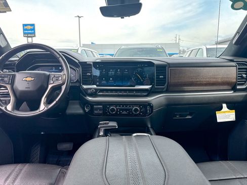 Certified 2023 Chevrolet Silverado 1500 High Country w/ High Country Premium Package AWD/4WD image 24