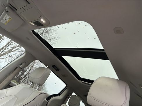 Used 2017 Chrysler Pacifica Limited w/ Advanced Safetytec Group image 21