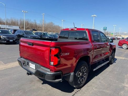 Used 2023 Chevrolet Colorado Z71 w/ Z71 Convenience Package 2 image 5