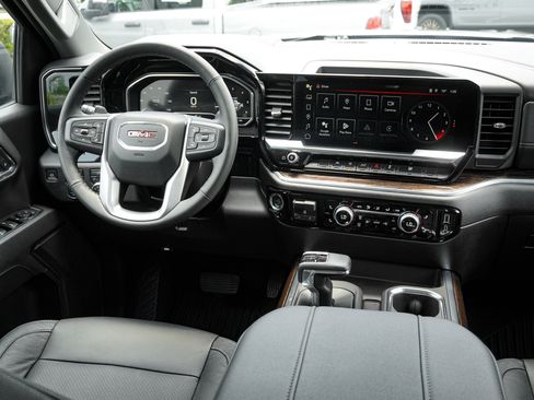 Used 2024 GMC Sierra 1500 Elevation AWD/4WD image 28
