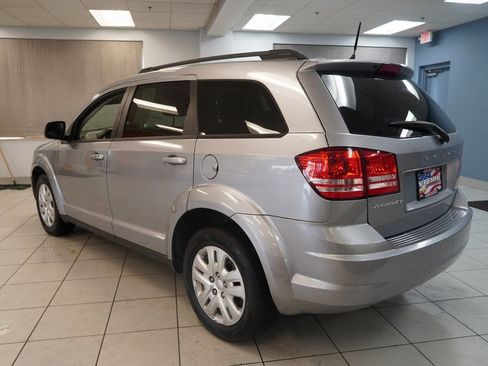 Used 2018 Dodge Journey SE image 11