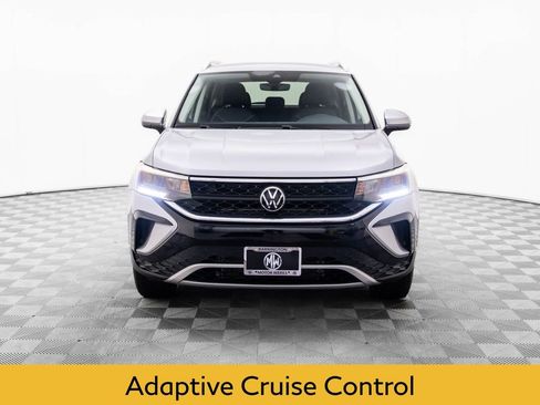 Used 2024 Volkswagen Taos SE image 8