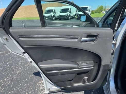 Used 2019 Chrysler 300 Touring L w/ Quick Order Package 22F RWD image 28