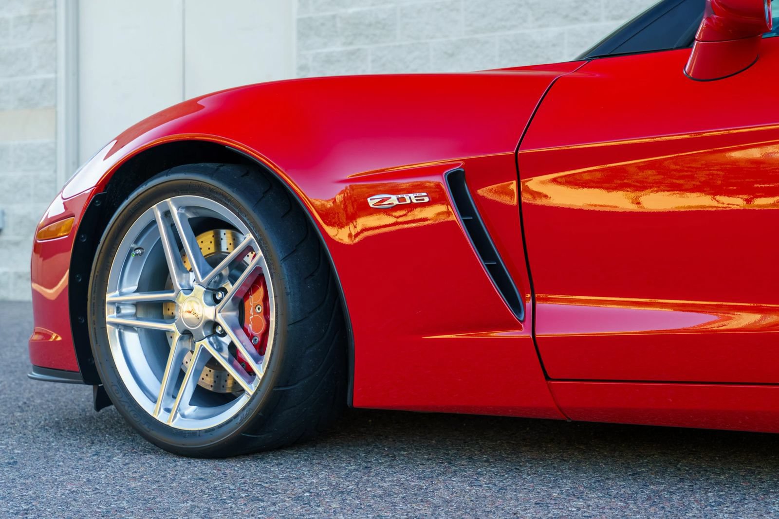 Used 2006 Chevrolet Corvette Z06 w/ Preferred Equipment Group RWD image 39