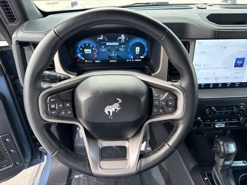 Used 2025 Ford Bronco Outer Banks image 14