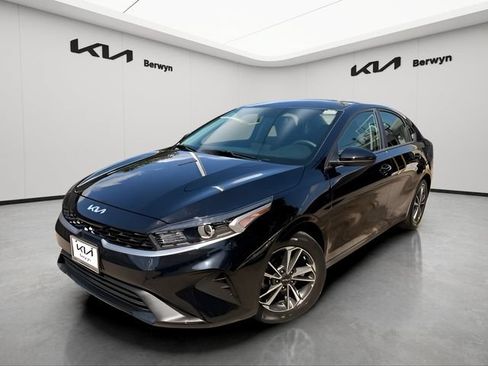 Certified 2023 Kia Forte LXS FWD image 1