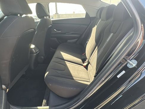 Used 2023 Hyundai Elantra SEL w/ Convenience Package image 32