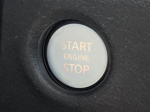 Used 2022 Nissan Frontier SV image 29