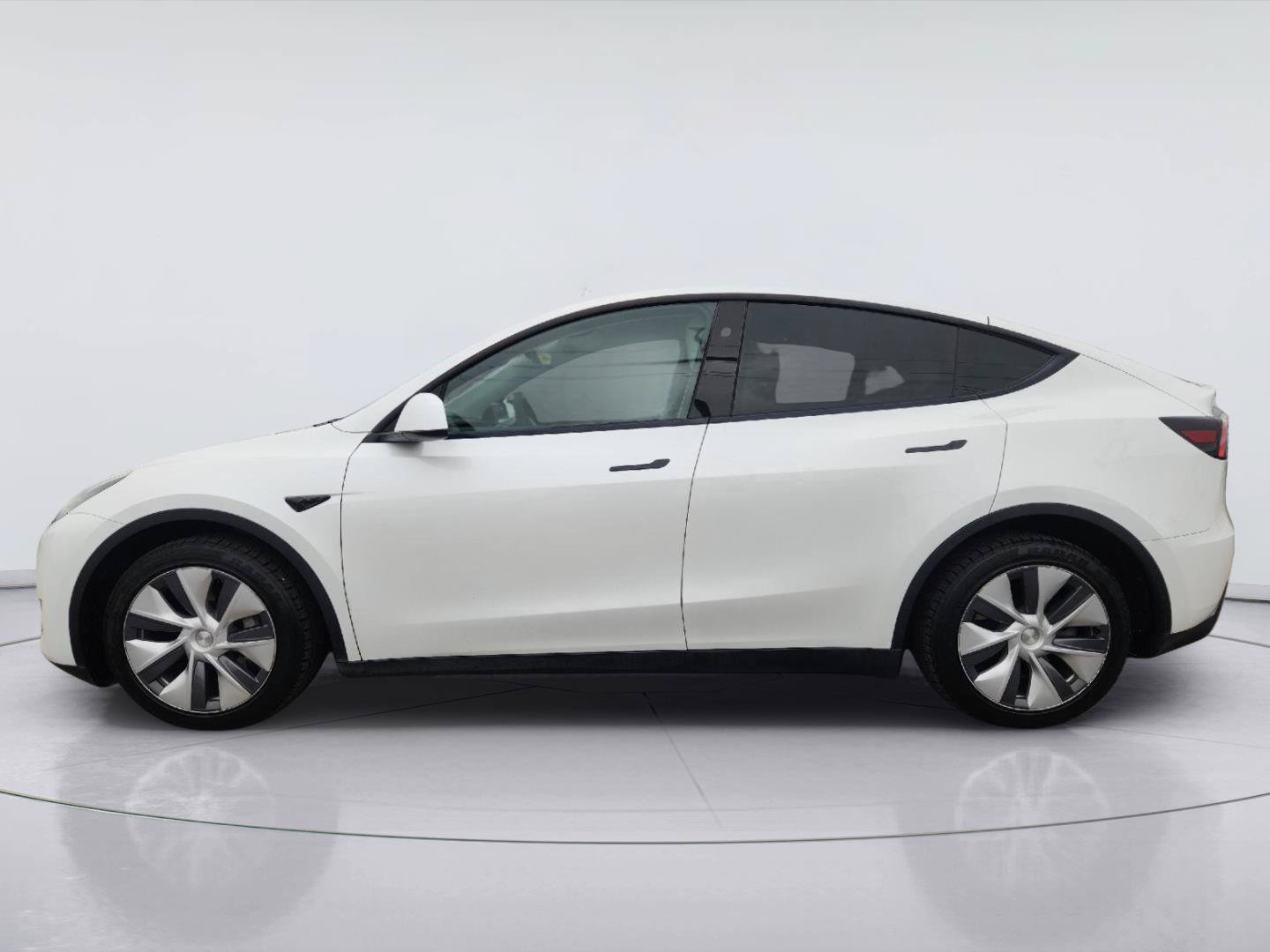Used 2023 Tesla Model Y Long Range AWD/4WD image 4