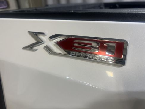 Used 2024 GMC Sierra 1500 SLT w/ SLT Premium Plus Package AWD/4WD image 10