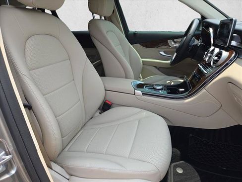 Used 2019 Mercedes-Benz GLC 300 image 17