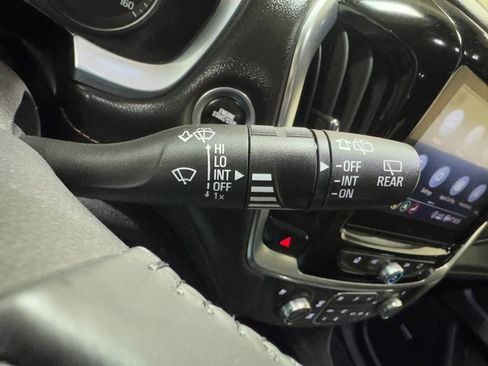 Used 2021 Chevrolet Traverse Premier image 22