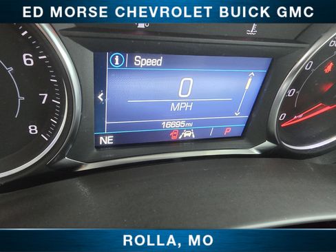 Used 2024 GMC Terrain SLE w/ Driver Convenience Package image 13