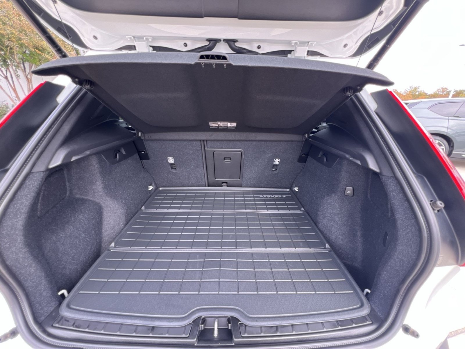 Used 2024 Volvo XC40 B5 Plus w/ Climate Package AWD/4WD image 26