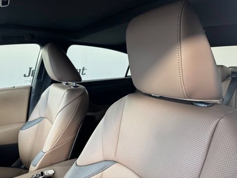 Used 2025 Lexus ES 350 w/ Premium Package FWD image 9