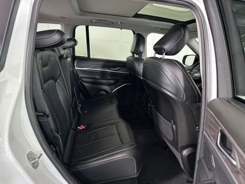 Used 2023 Jeep Grand Cherokee 4WD 4xe w/ Luxury Tech Group II image 27