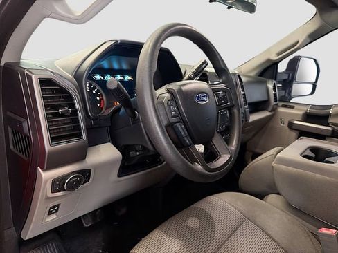 Used 2019 Ford F150 XLT image 9