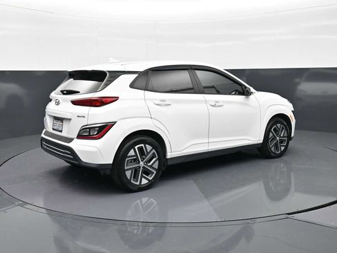 Used 2023 Hyundai Kona SE w/ Cargo Package FWD image 5