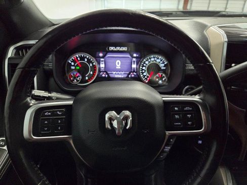 Used 2019 RAM 2500 Laramie w/ Black Appearance Package AWD/4WD image 42