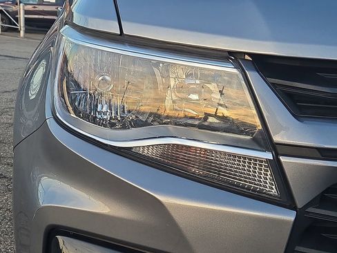 Used 2021 Chevrolet Colorado LT w/ LT Convenience Package image 14