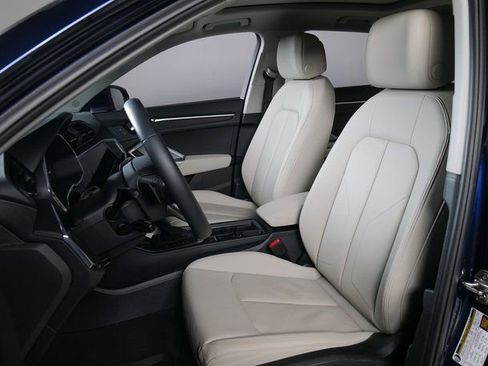 Used 2025 Audi Q3 2.0T Premium Plus w/ Premium Plus Package image 11