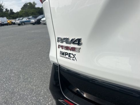 Used 2021 Toyota RAV4 SE image 31