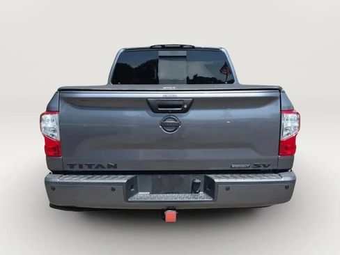 Used 2019 Nissan Titan SV w/ SV Convenience Package RWD image 8