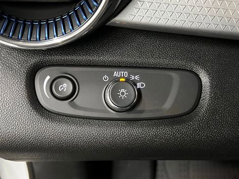 New 2026 Chevrolet Trax LT w/ Sunroof Package image 15